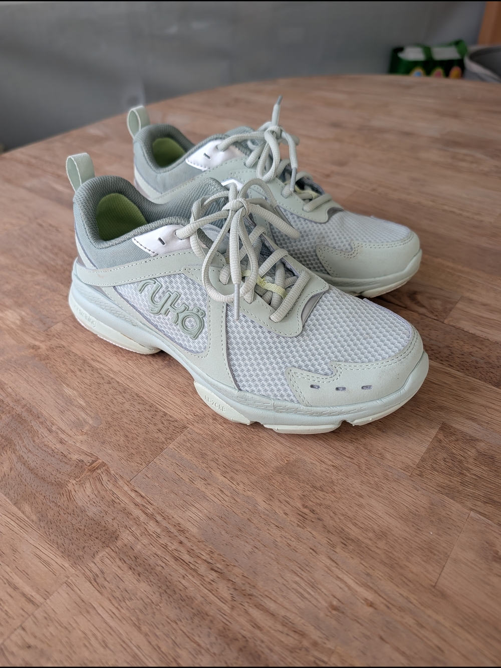 Ryka Mint Green Mesh and Synthetic Trainer Sneakers Size 8 Womens